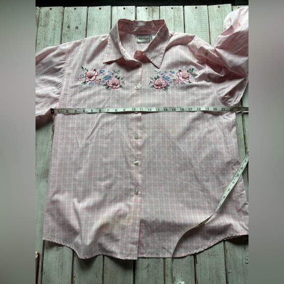 Napa Valley | Gingham | Button-Up | Embroidered | Garden Theme | Embellished | L - Picture 4 of 11